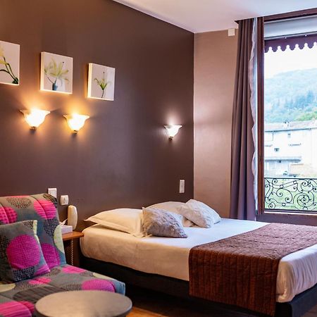 Logis Hotel Restaurant De La Paix Lodeve Ngoại thất bức ảnh