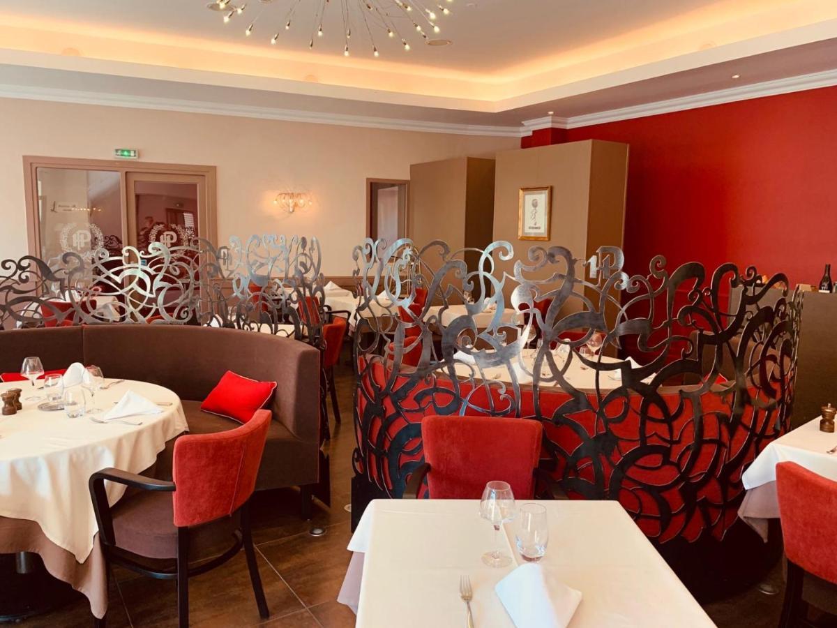 Logis Hotel Restaurant De La Paix Lodeve Ngoại thất bức ảnh