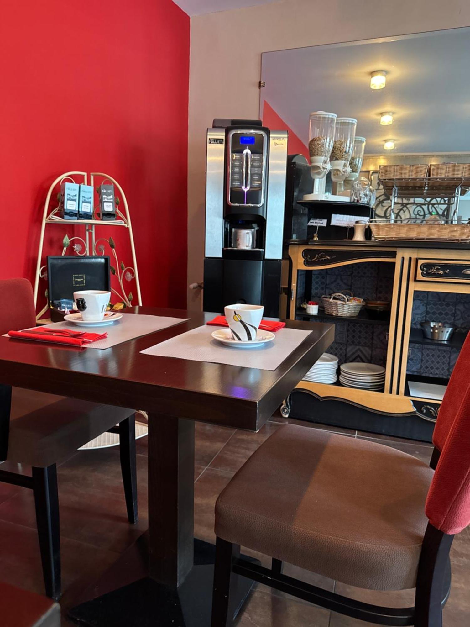 Logis Hotel Restaurant De La Paix Lodeve Ngoại thất bức ảnh