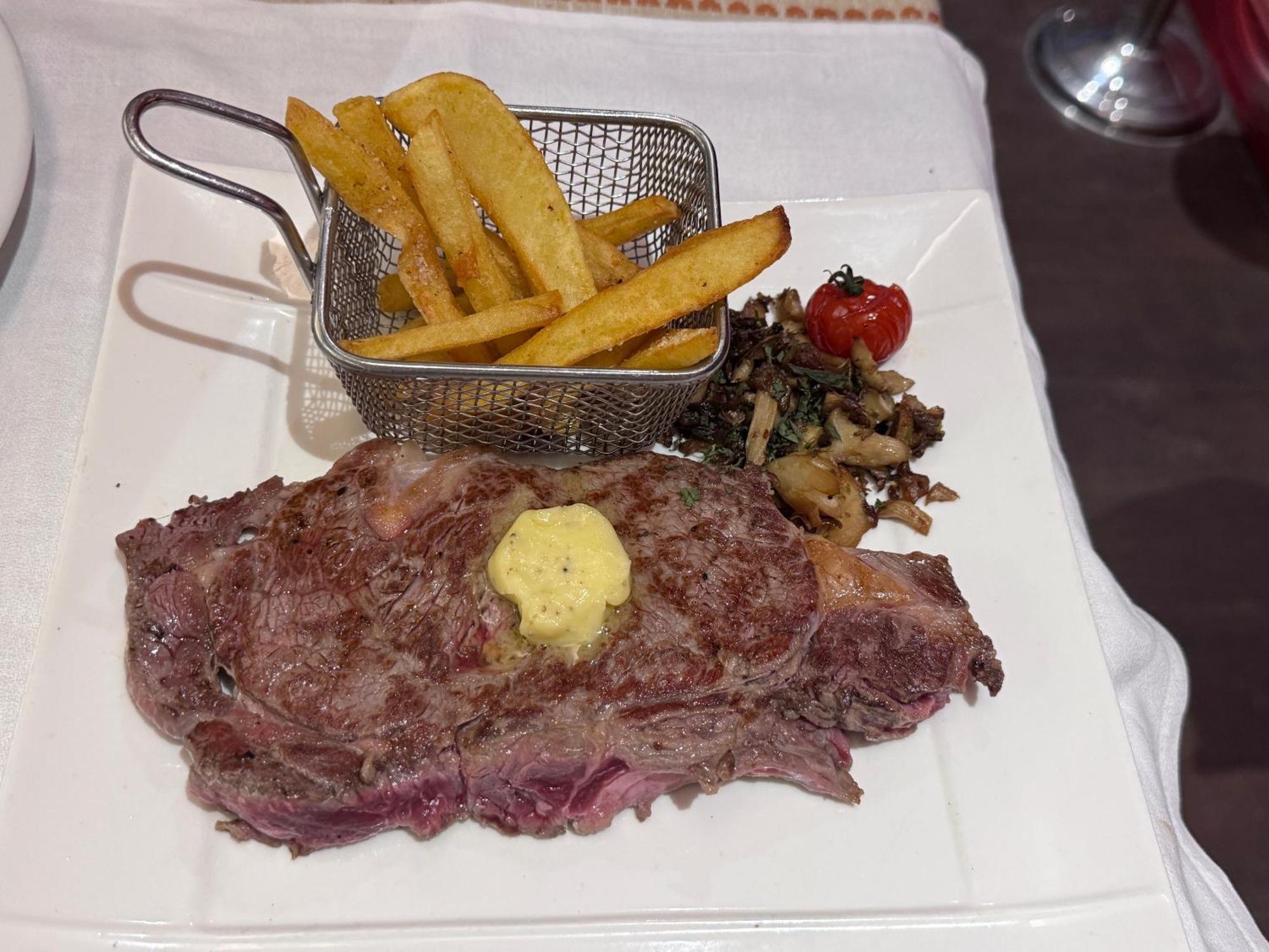 Logis Hotel Restaurant De La Paix Lodeve Ngoại thất bức ảnh