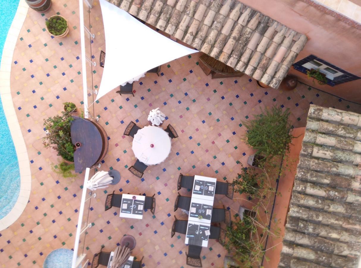 Logis Hotel Restaurant De La Paix Lodeve Ngoại thất bức ảnh