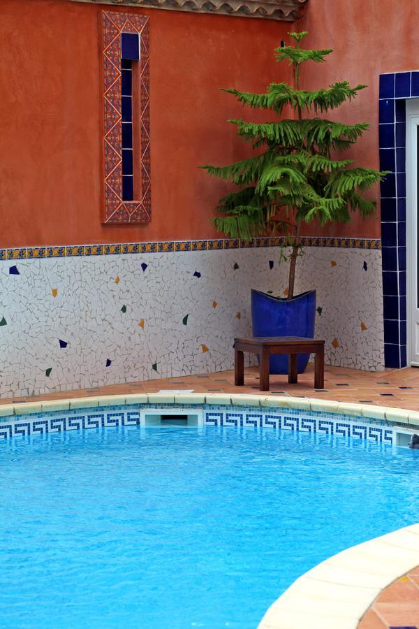 Logis Hotel Restaurant De La Paix Lodeve Ngoại thất bức ảnh