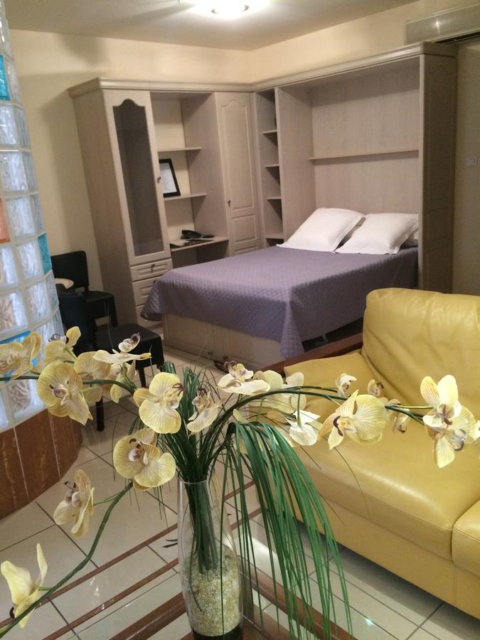 Logis Hotel Restaurant De La Paix Lodeve Ngoại thất bức ảnh