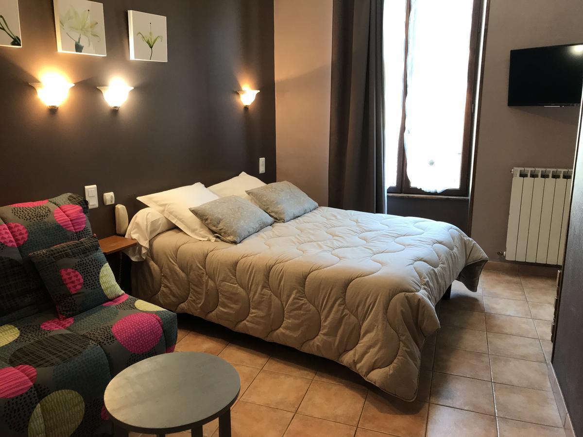 Logis Hotel Restaurant De La Paix Lodeve Ngoại thất bức ảnh