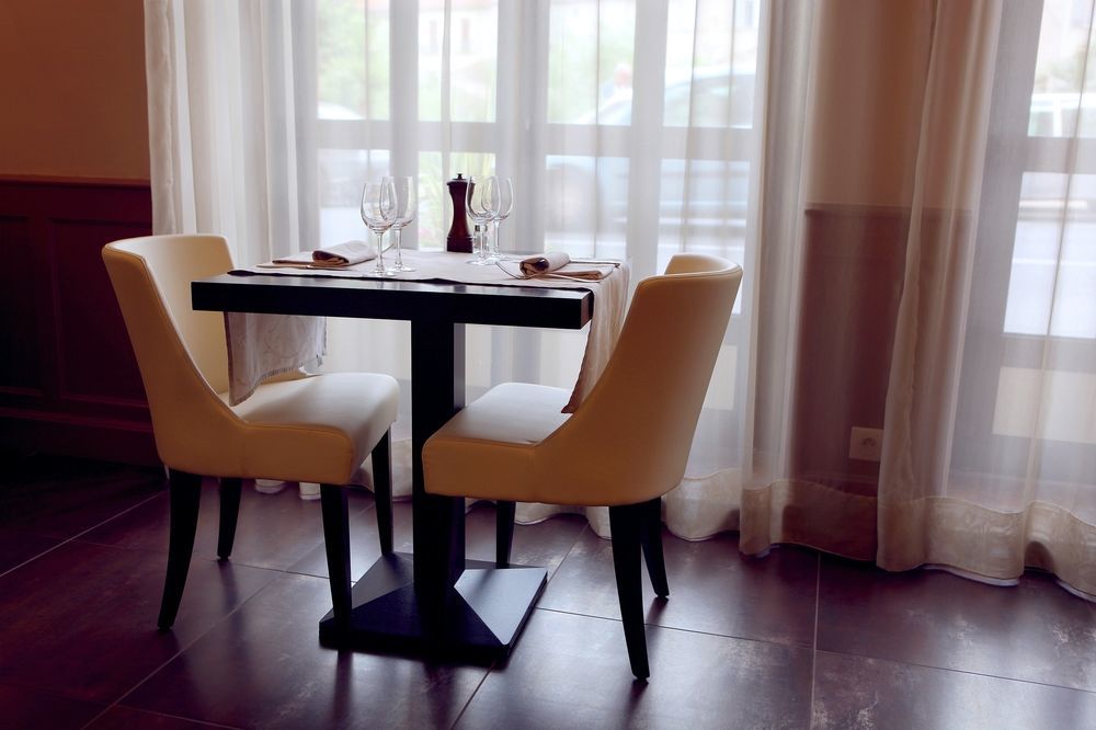 Logis Hotel Restaurant De La Paix Lodeve Ngoại thất bức ảnh